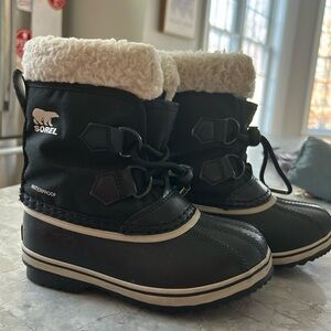 Little Kids Sorel Black Boots with Cream Shearling Lining